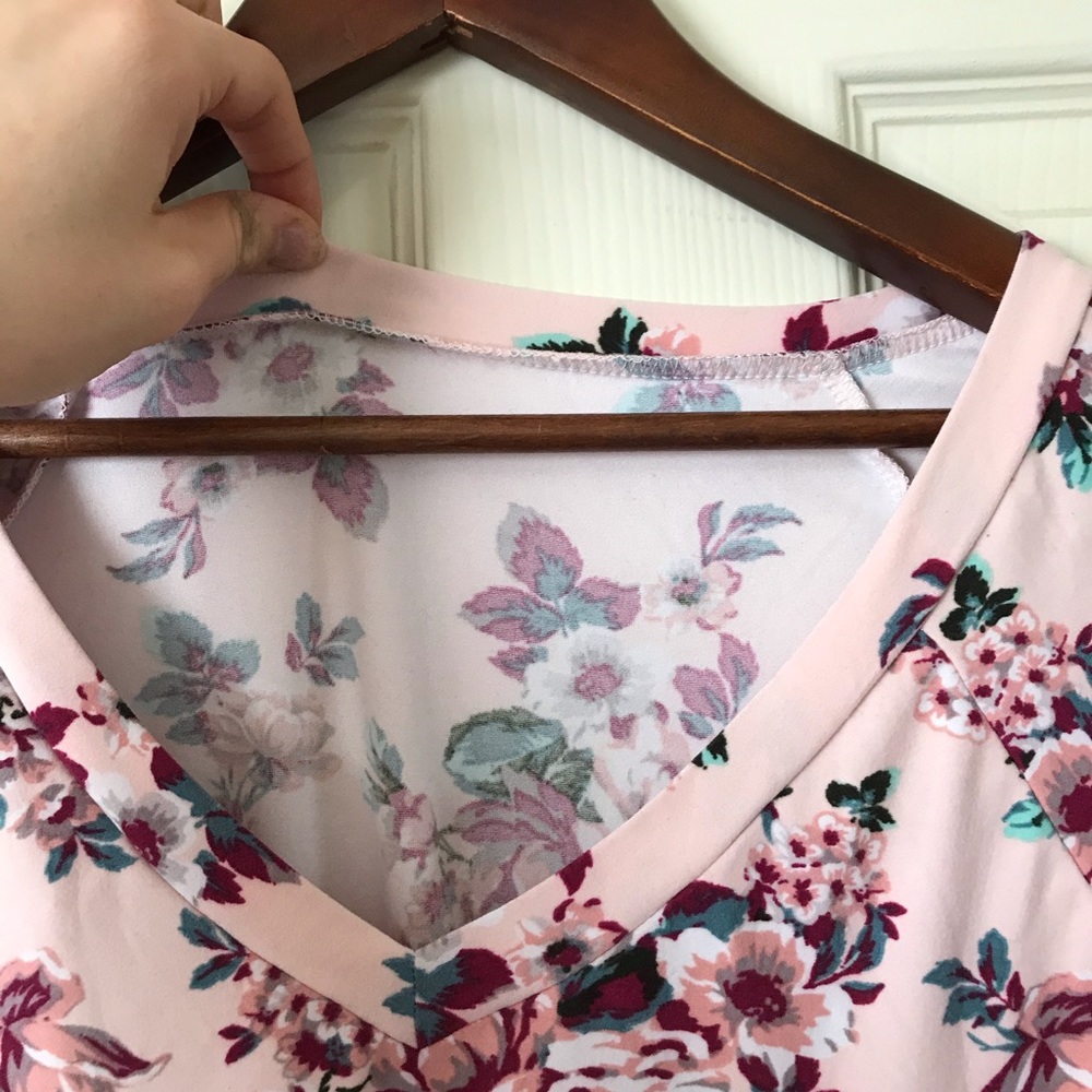 Cute Flower Top - Picture 3 of 5